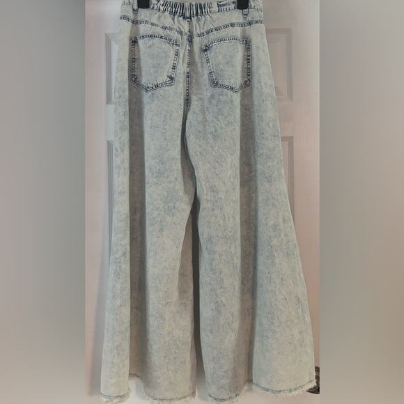 POL Chambray Floral and Lace Patchwork Pants NWT - Picture 3 of 8